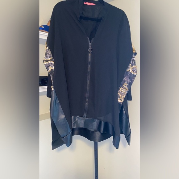D Square Black & Gold Blouse - Satin Details, Zipper Front - Picture 4 of 10